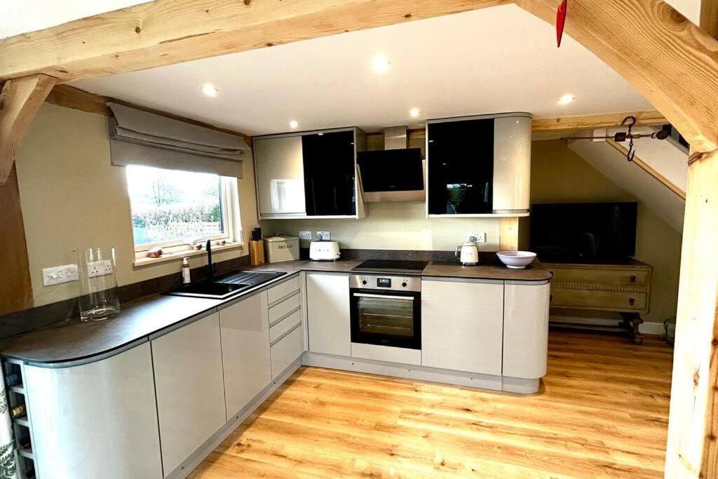 Villa The Old Workshop - A Cosy Country Retreat Gloucester Exterior foto
